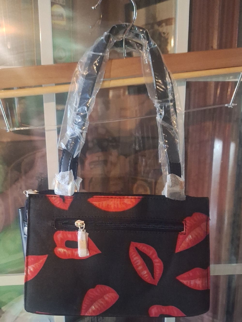 Black Shoulder Bag with Red Lip Print - Women's Fashion Tote